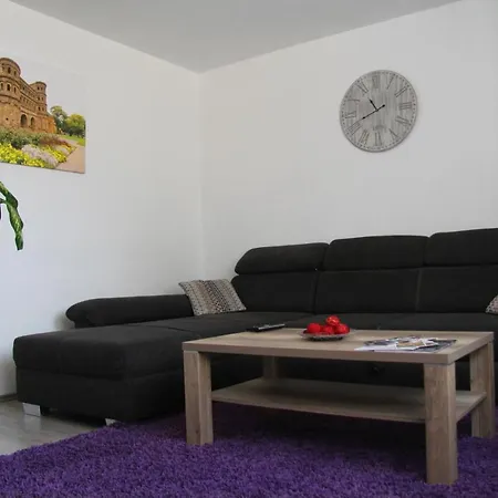 Geraeumige 4 An Den Kaiserthermen * Trier