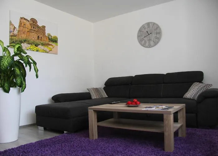 Geraeumige 4 An Den Kaiserthermen * Trier